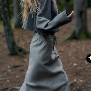 NWT Zara straight felt texture skirt